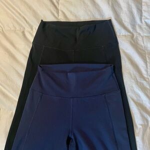 SET: Fabletics Flared Leggings